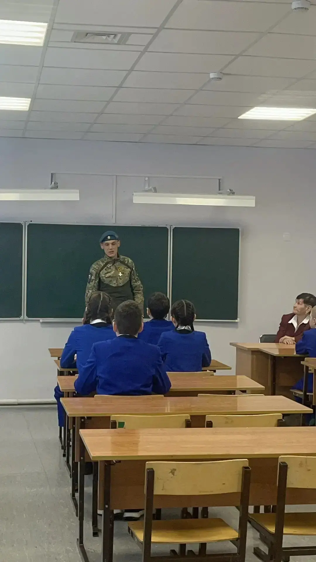 🌟Урок настоящего мужества. Встреча, которую запомнят все.  💥Сегодня в стенах нашей школы состоялся н
