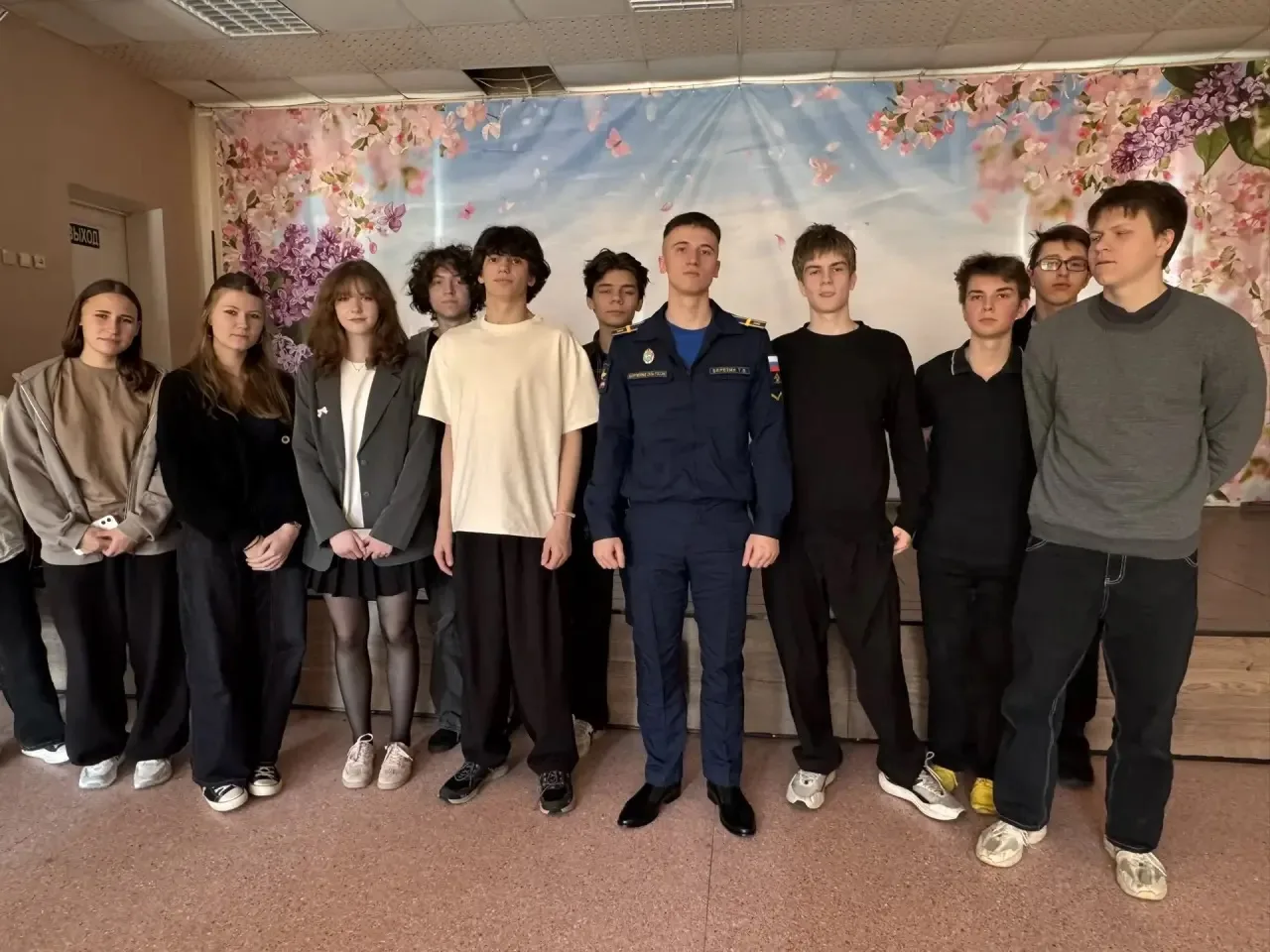 🚀 Вдохновляющее профориентационное занятие для старшеклассников!  В нашем образовательном комплексе 