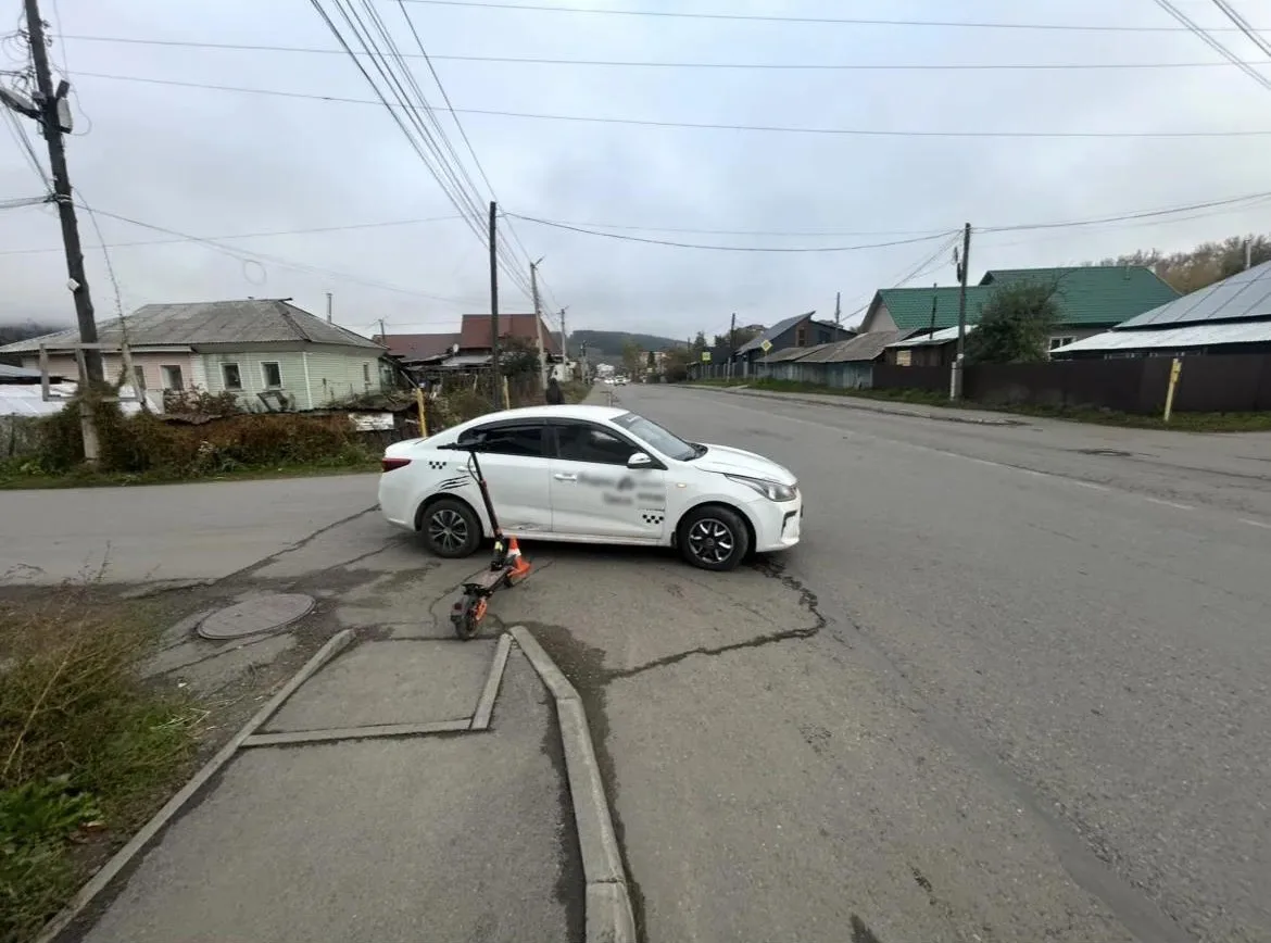 В Горно-Алтайске и Усть-Коксе в ДТП пострадали подростки, управлявшие мотоциклом и элек...