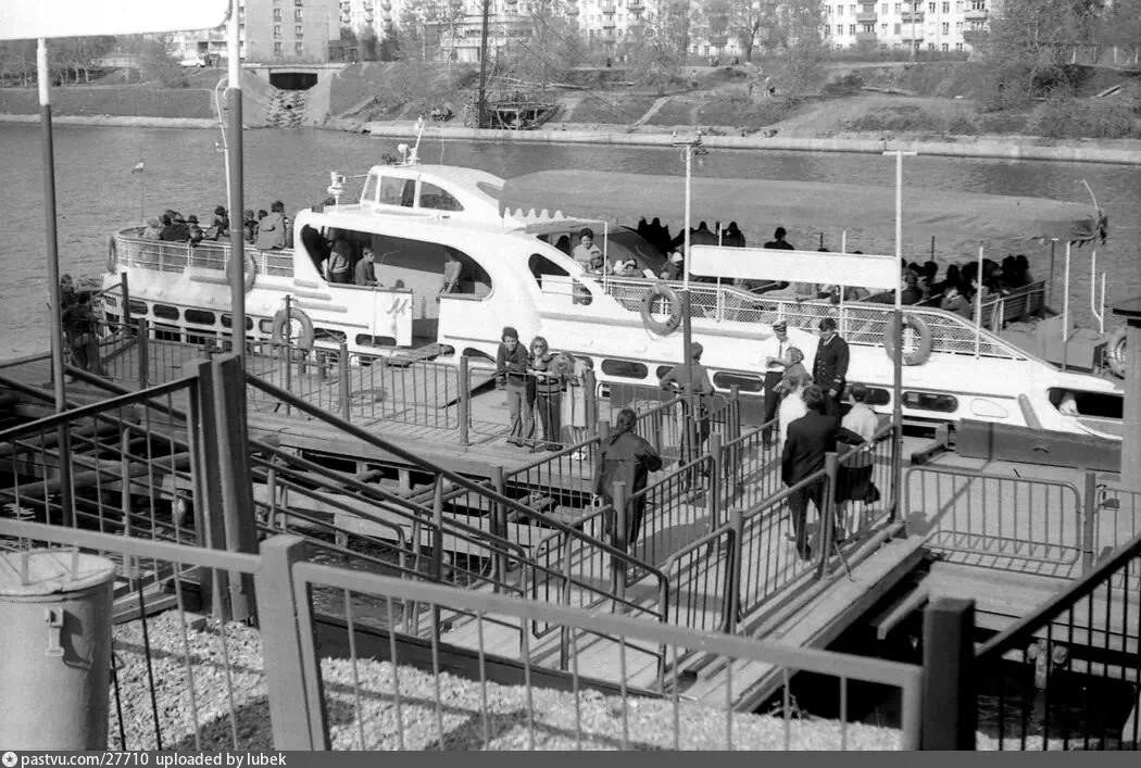 Пристань у моста в Серебряный бор 1973