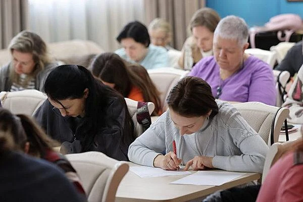 В «Маленьких трагедиях» Пушкина Моцарт называет гениями себя, Сальери и ещё одного драм...