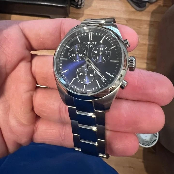 Tissot PR 100: Спортивная элегантность с швейцарским характером