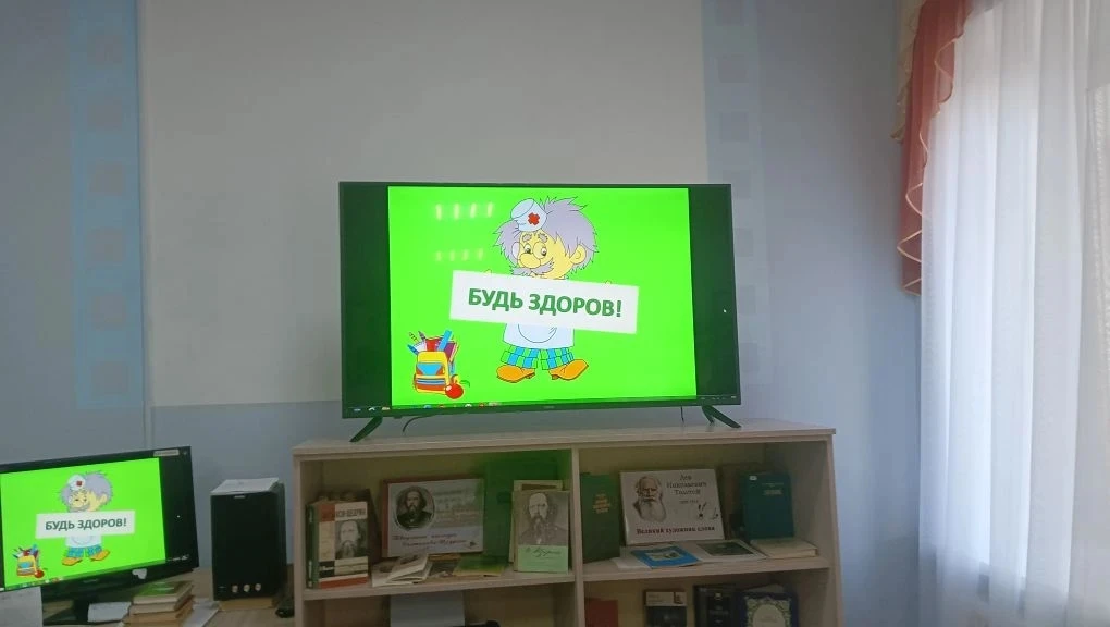 Старшая "Б" группа ходила в библиотеку,им рассказывали про "Здоровый образ жизни".Ребят...