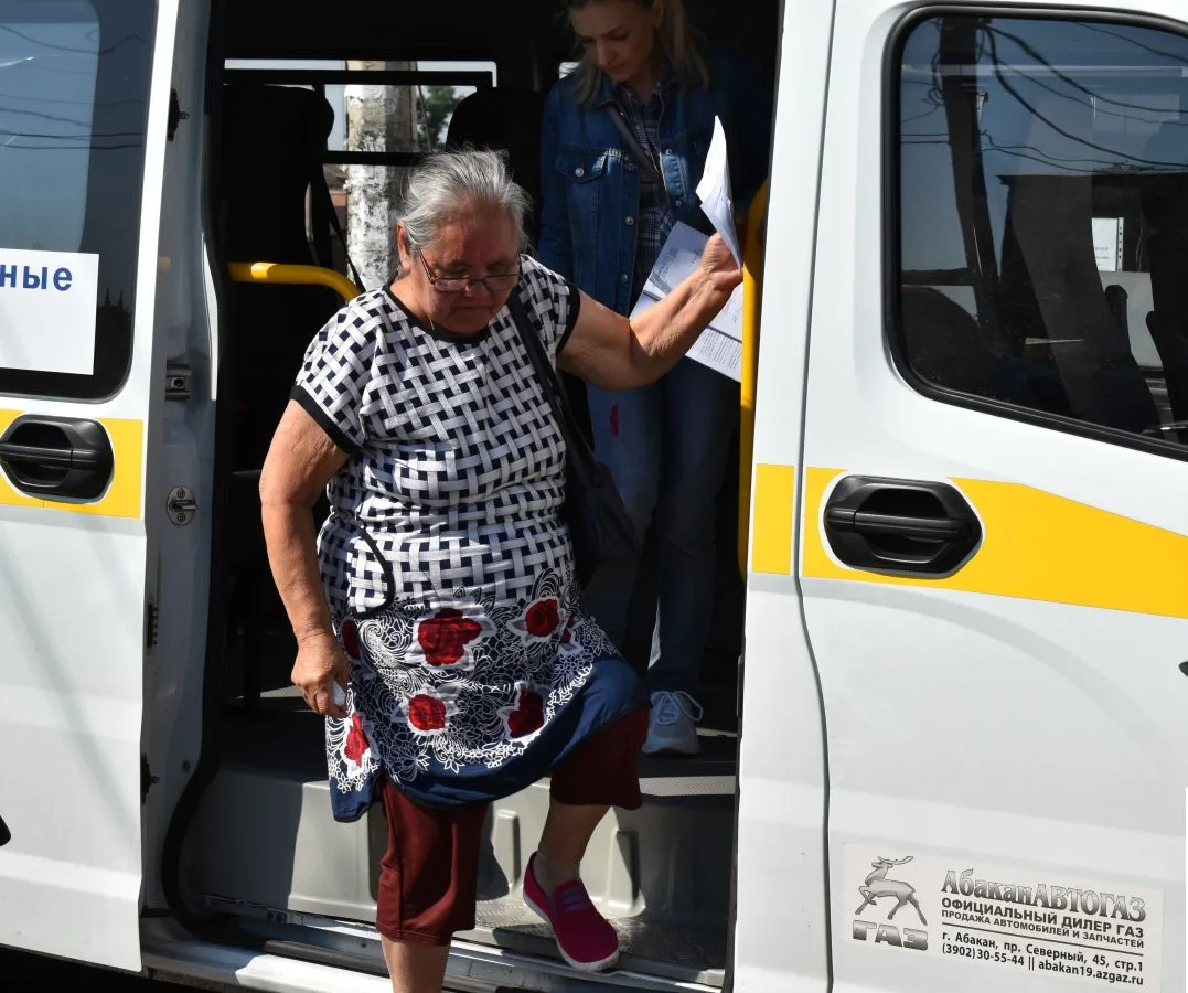 В Хакасии организована доставка граждан 65+ в медицинские организации