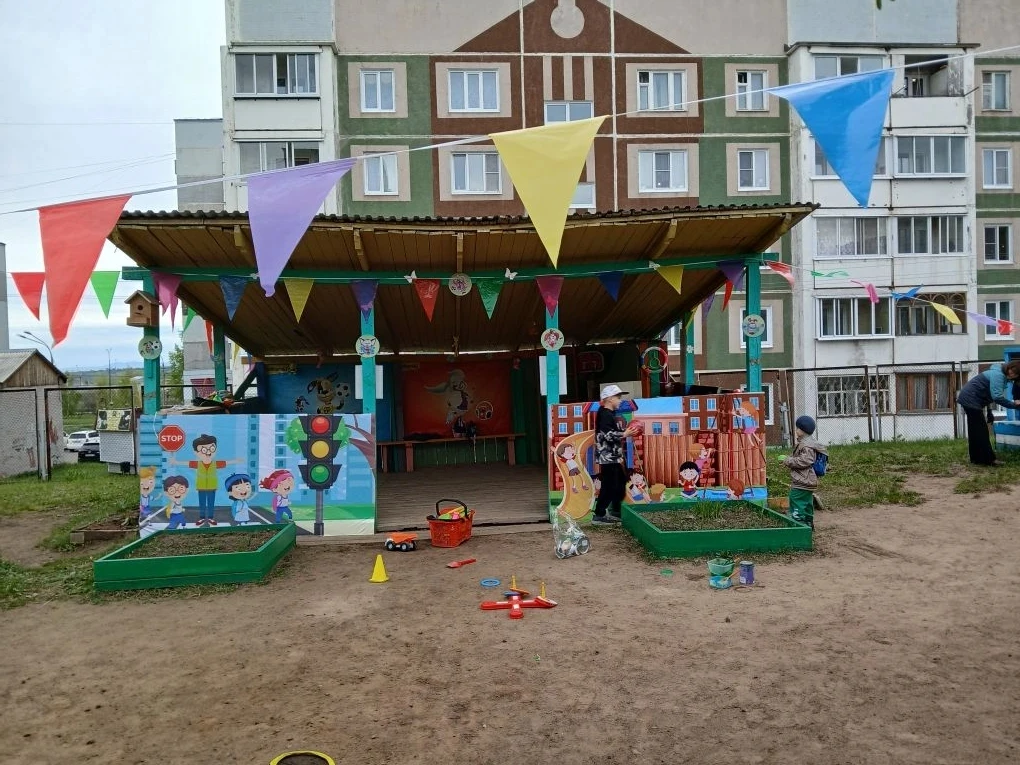 Важнейшим условием обеспечения целостного развития личности ребёнка является взаимодействие детского