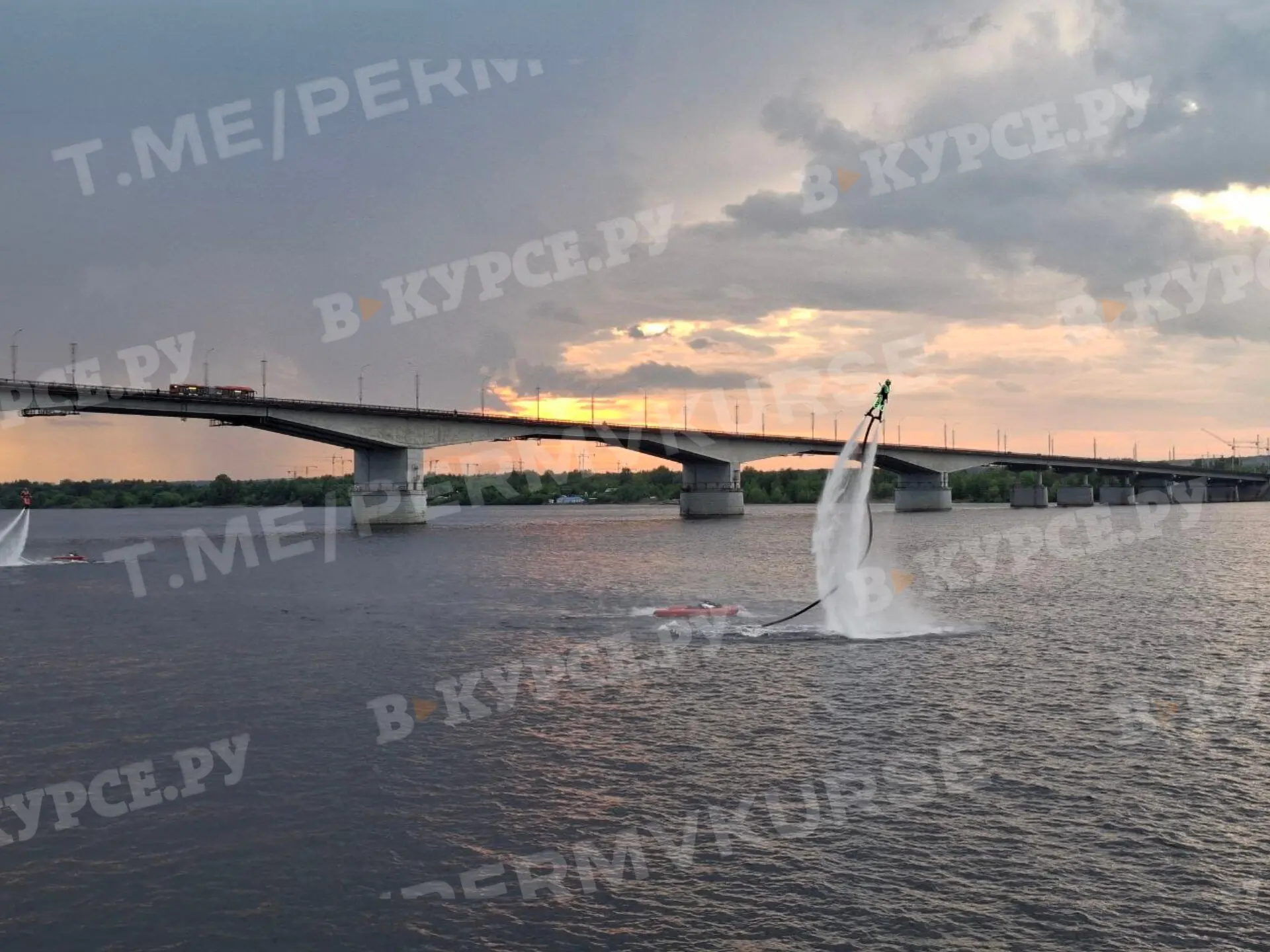 Показательные выступления на гидрофлайтах на набережной, в рамках Фестиваля водных активностей🔥