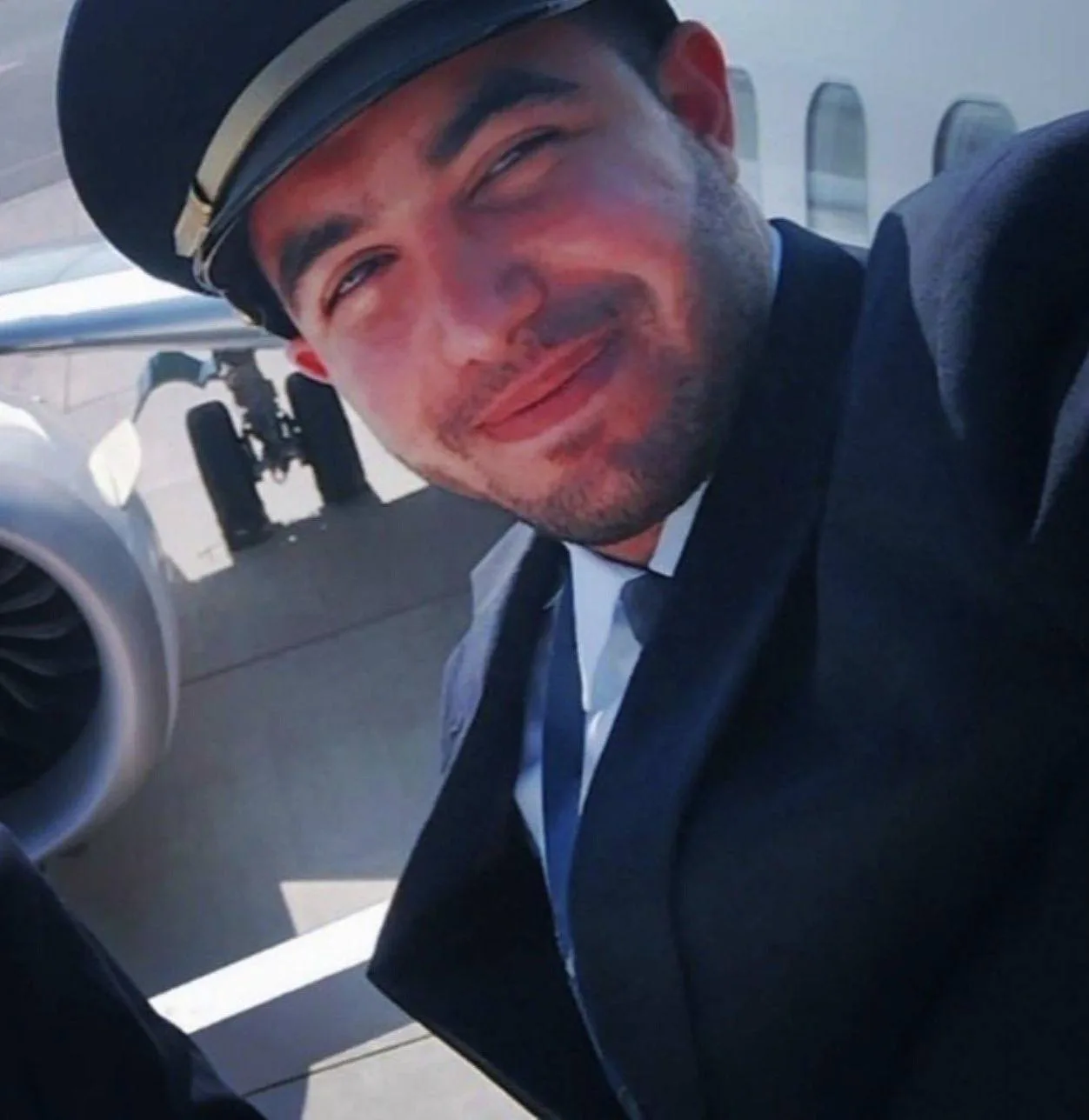 Пилот из Омана Хамам Аль-Хаммами, напавший на капитана воздушного судна во время рейса ...