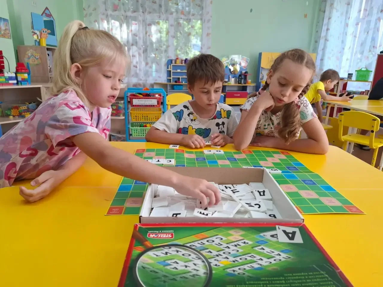 В группе "Лучики" прошел чемпионат по настольным играм.
Игра: " Шашки", " Кто соберет больше слов" ,