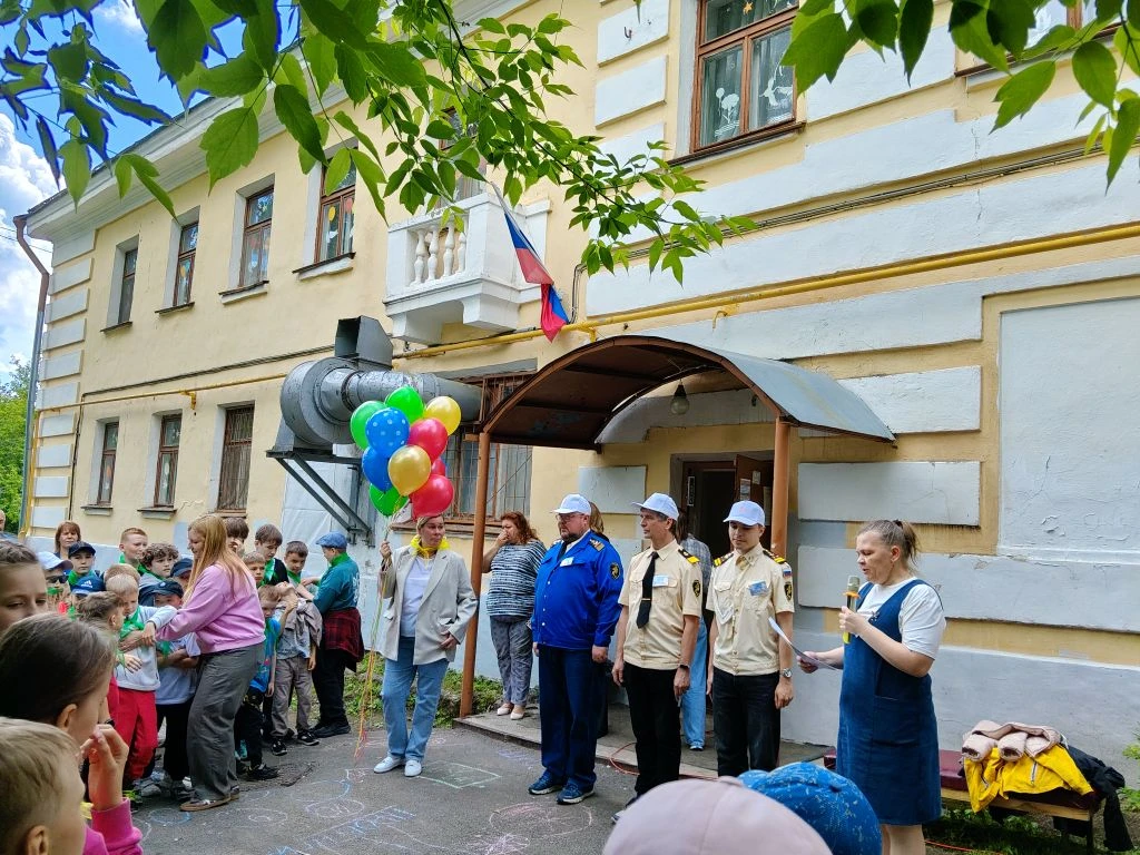 В лагере «Апельсин» на базе МАОУ СОШ №20 стартовала смена «Талант — Артель»🍊🎨