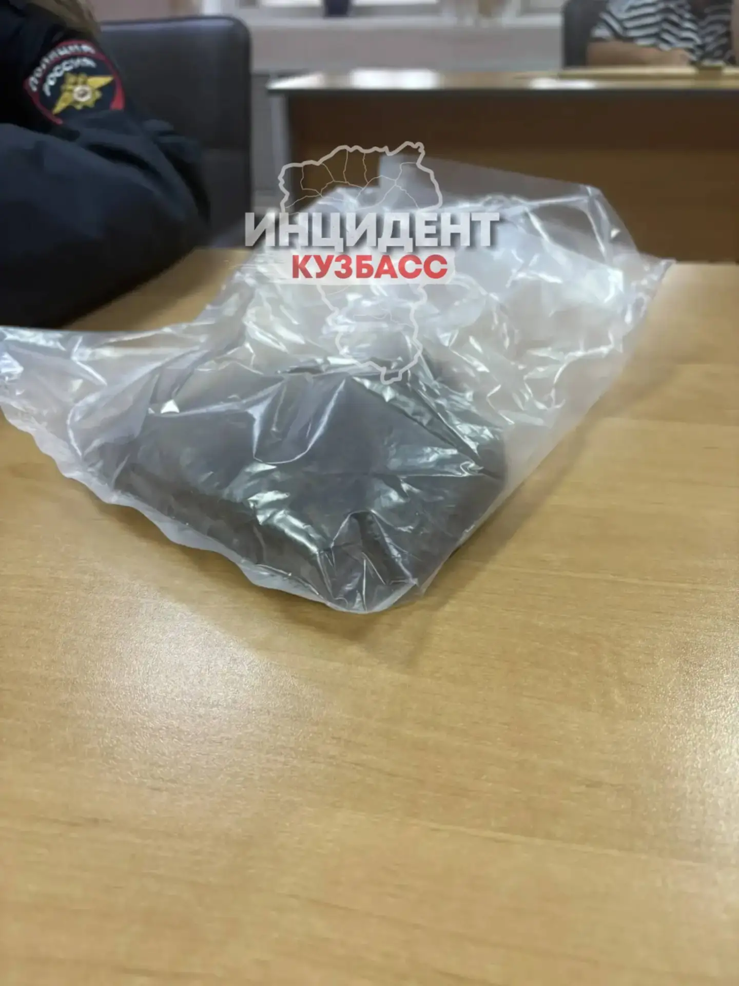 В Кемерове пятиклассник с ножницами напал на одноклассницу и учительницу в школе
