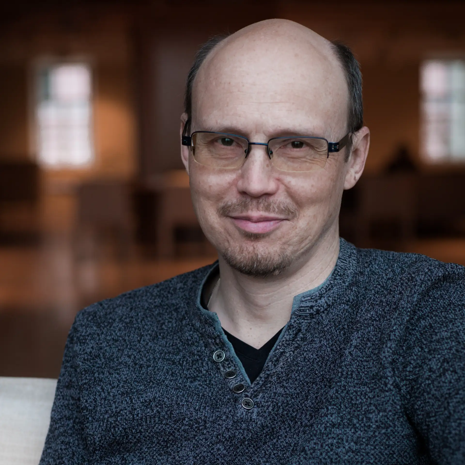 Давайте знакомиться!

Меня зовут Владимир Климентьев.
Я основатель «ФИЛОСОФ&Я — школа мысли», предпр