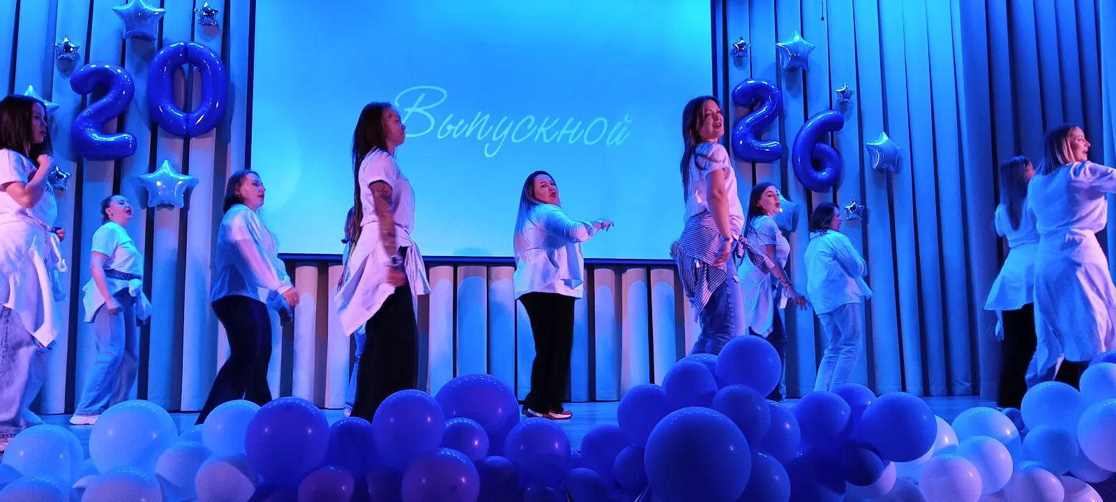 🎉 Ура! Мы — пятиклассники? Нет, пока ещё звёзды выпускного! 🎉Сегодня в нашей школе случилось настоящ