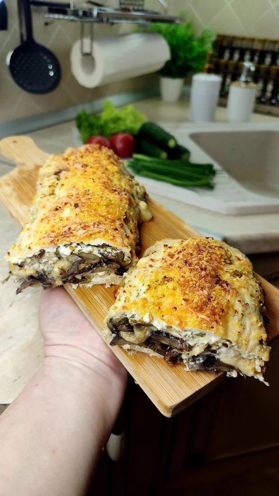 КУРИНЫЙ РУЛЕТ С ШАМПИНЬОНАМИ