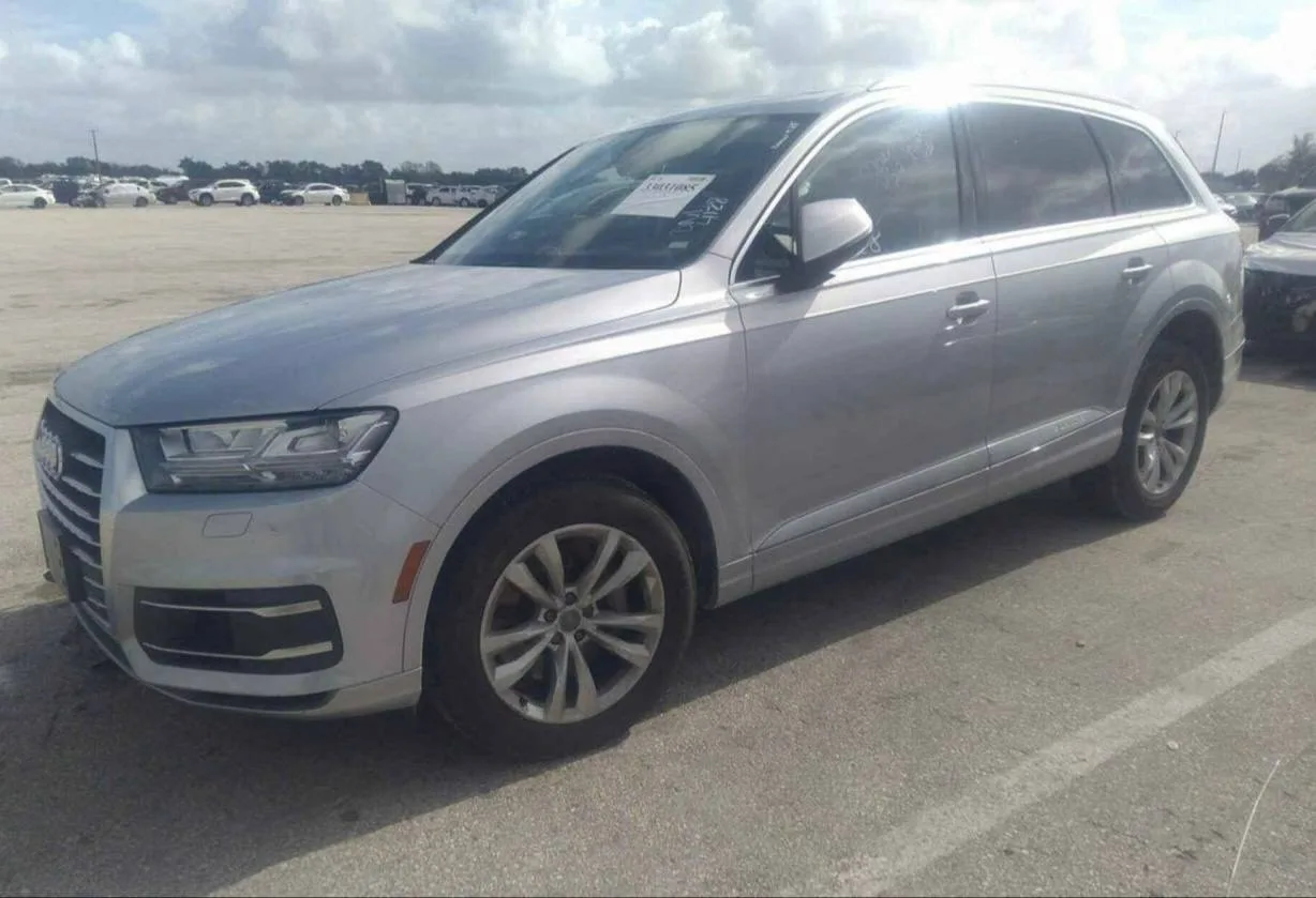 Автомеханик из Балашихи угнал Audi Q7 у клиентки, чтобы додепнуть в казино. Он заложил ...