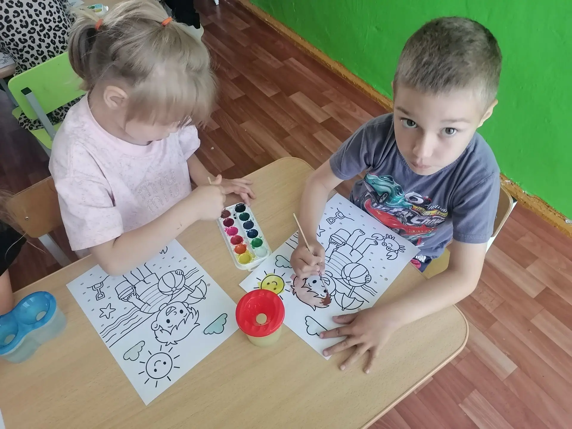 ☀️ Лето — это время ярких эмоций и бесконечного творчества! 🎨

Наши воспитанники сегодня погрузилис