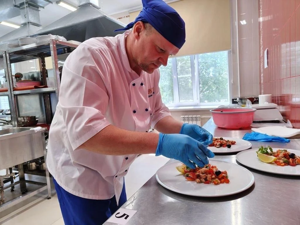 🍳 Ларисы захватили пьедестал

Повара и швеи сошлись в битве за звание лучшего профи на региональном