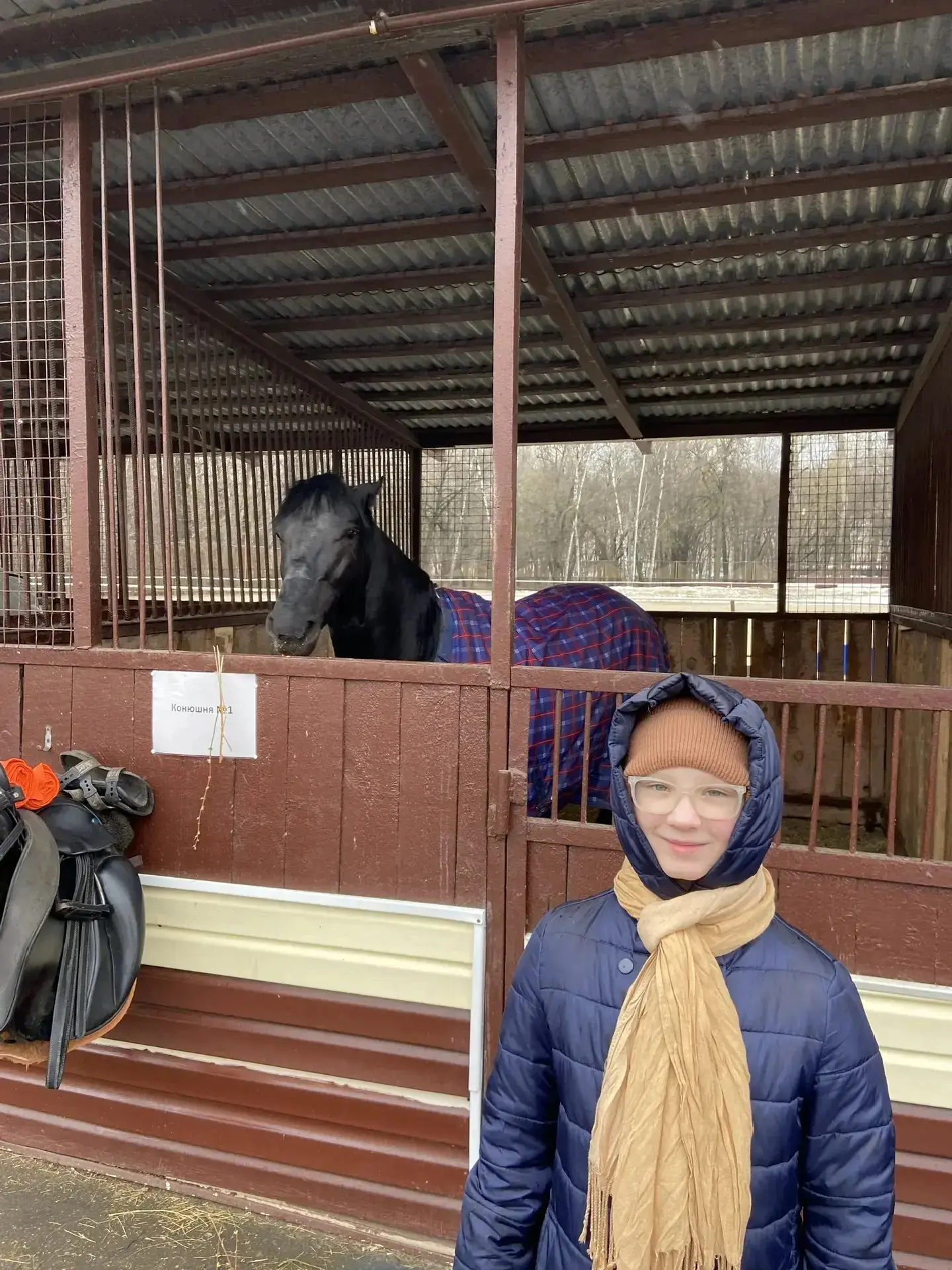 🐴 В гостях у пони!  Ученицы 4 «С» класса Елизавета и Виолетта нашей школы побывали на экскурсии в ко