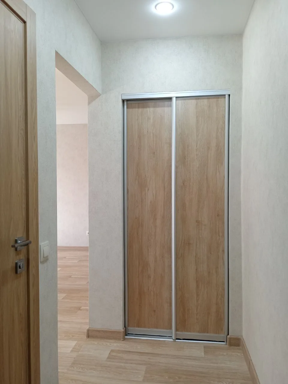 Г Казань Сдаётся 2-х комнатная квартира по улице ГВАРДЕЙСКАЯ. Рядом улицы : Аделя Кутуя, Кафе сирень