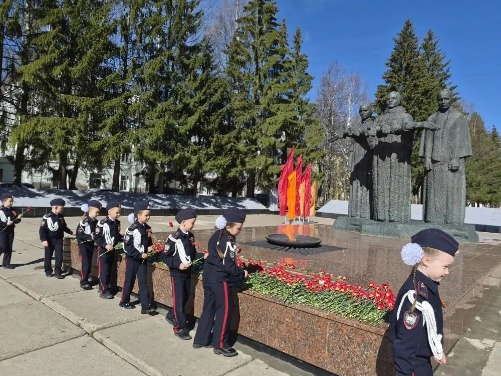 🕊В преддверии великого праздника – Дня Победы – ученики 1а, 1д, 4ж, 5д, 5к классов нашей школы приня