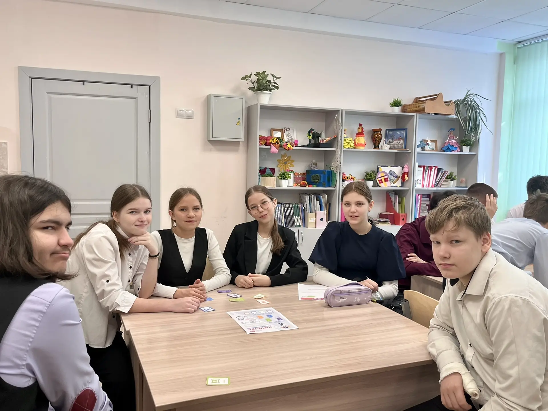 Сегодня команды учащихся 7-х классов приняли участие в увлекательной игре, посвящённой стартапам РЖД