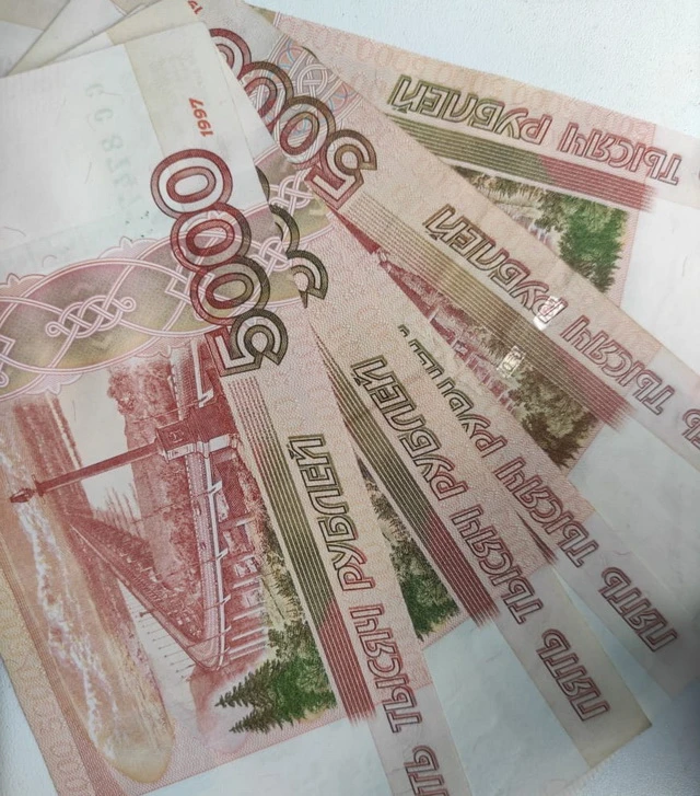 Биробиджанец поверил мошенникам и лишился почти миллиона рублей  

Мужчине предложили «легкий зарабо
