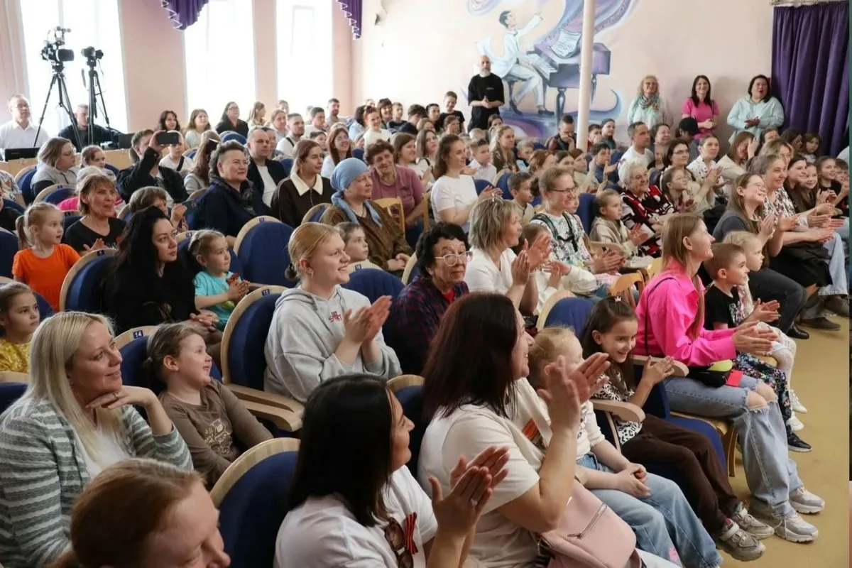 В Бердской детской музыкальной школе прошёл День открытых дверей  Гостей встречали актёры театра, 