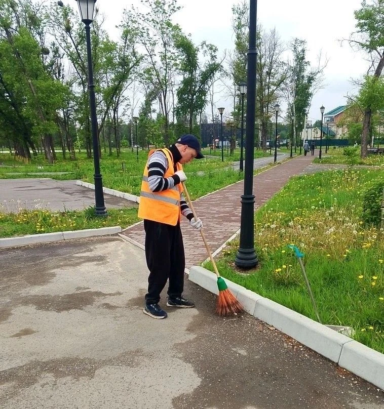 Наведение порядка в городе продолжается!   В среду, 20 мая, силами муниципального учреждения «Спецсл