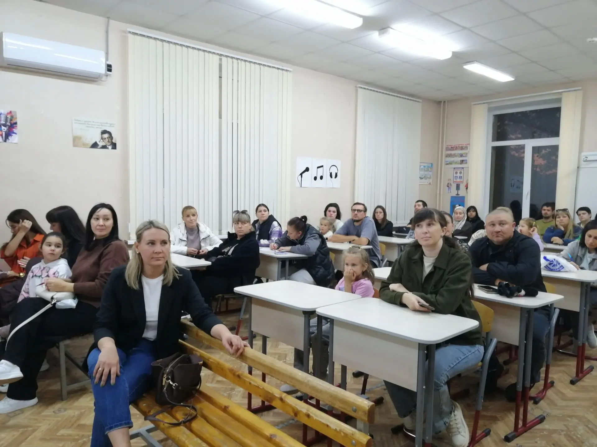 СОБРАНИЕ ДЛЯ РОДИТЕЛЕЙ БУДУЩИХ ПЕРВОКЛАССНИКОВ: ЗНАКОМИМСЯ С «ПОЧЕМУЧКОЙ»!