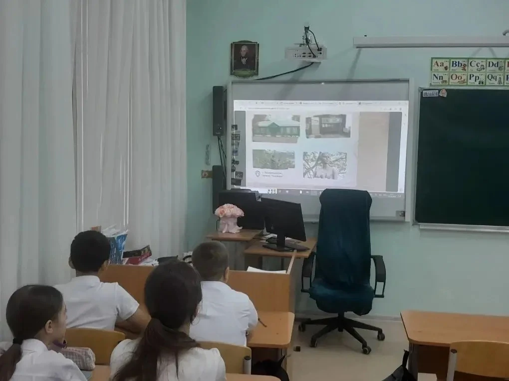 🎵 «Разговоры о важном»: Песни, которые помнит сердце  На этой неделе в нашей школе занятие цикла «Ра