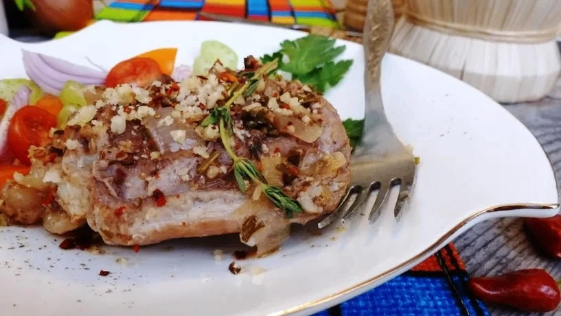 Пряный ужин, который можно приготовить всего за полчаса 🍗

Гурули — грузинское блюдо из курицы с гр