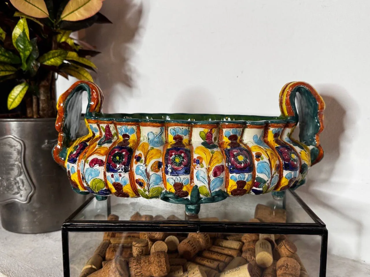 Жардиньерка ручная роспись. 🎨
Италия, 60-е. 🇮🇹

36х20 см, высота 17 см 
26 000 ₽
❗️ВАЖНО ❗️
• По 