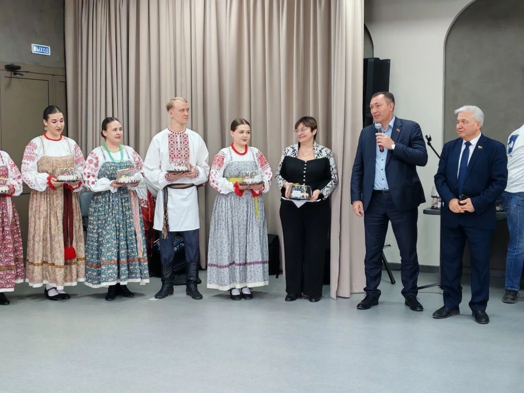 Ансамбль народной музыки «Любава» КемГИК выступил в Кузбасском госпитале ветеранов войн  ✅10 апреля 