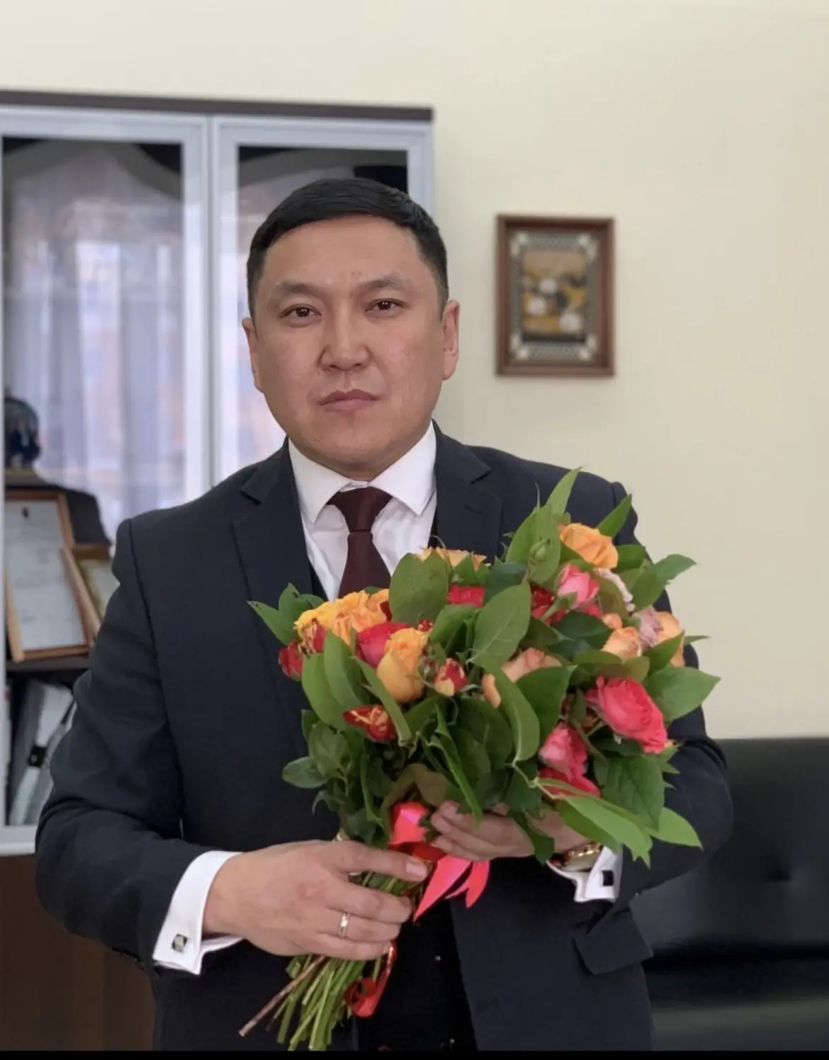 Дорогие женщины! Поздравляю вас с 8 Марта!  Вы – главные люди в нашей жизни, вдохновители и музы, за