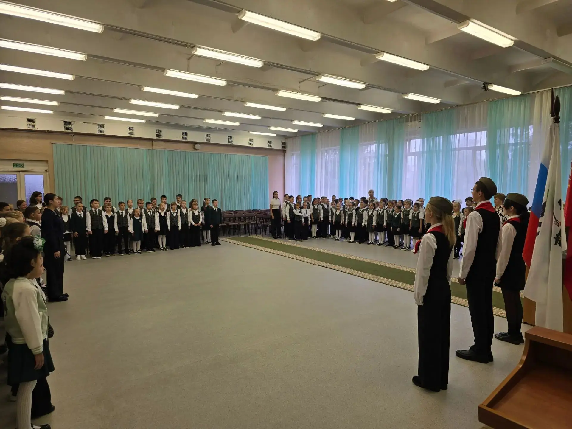 Традиция начинать неделю с важного. 🇷🇺