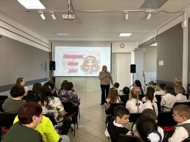 🌹Во 2 «Б» классе прошел трогательный праздничный концерт, посвященный Международному ж...
