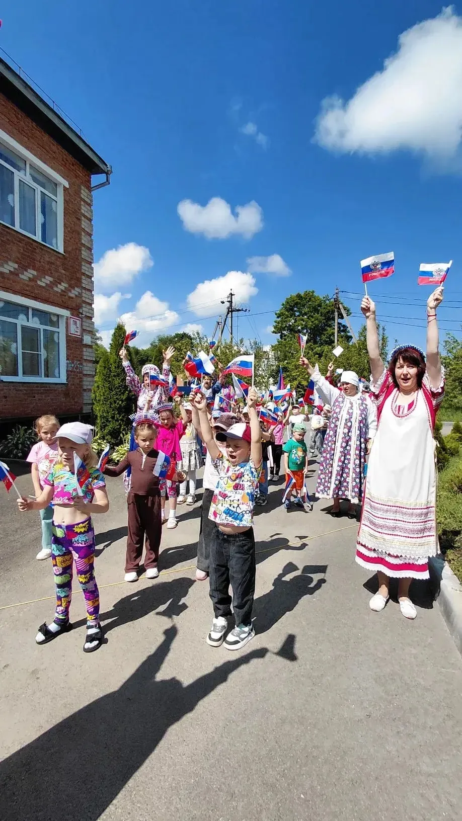 🇷🇺 В детском саду №16 станицы Губской отметили День России

В преддверии государственного праздник