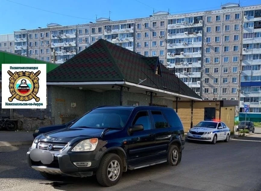 Сбили двух детей за вечер

Вчера в Комсомольске во дворе на Юбилейной, 11 автомобиль Honda CR-V сбил