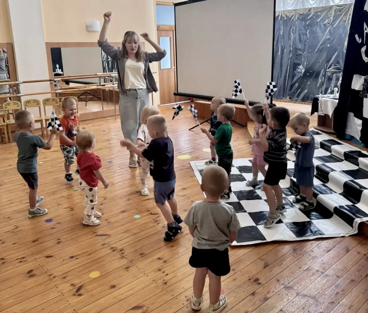 ♟️ Международный день шахмат — отличный повод открыть для малышей удивительный мир игры! 

В нашем д
