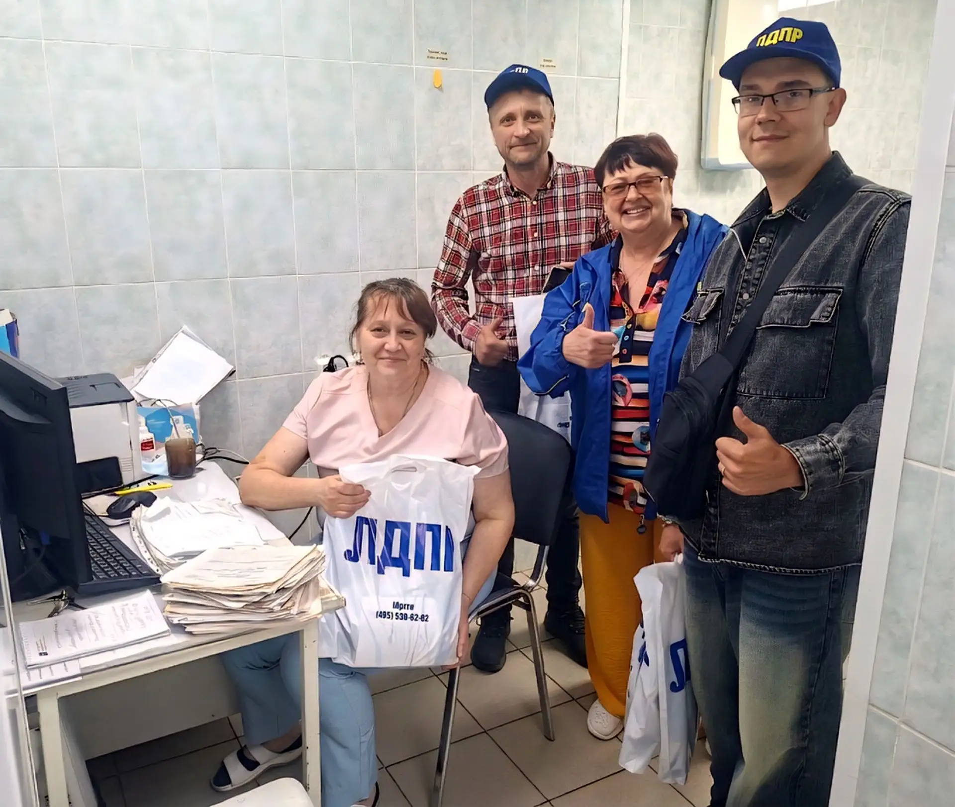 ⚪В Нижнем Новгороде  представители ЛДПР посетили городскую клиническую больницу №10.

Координаторы А
