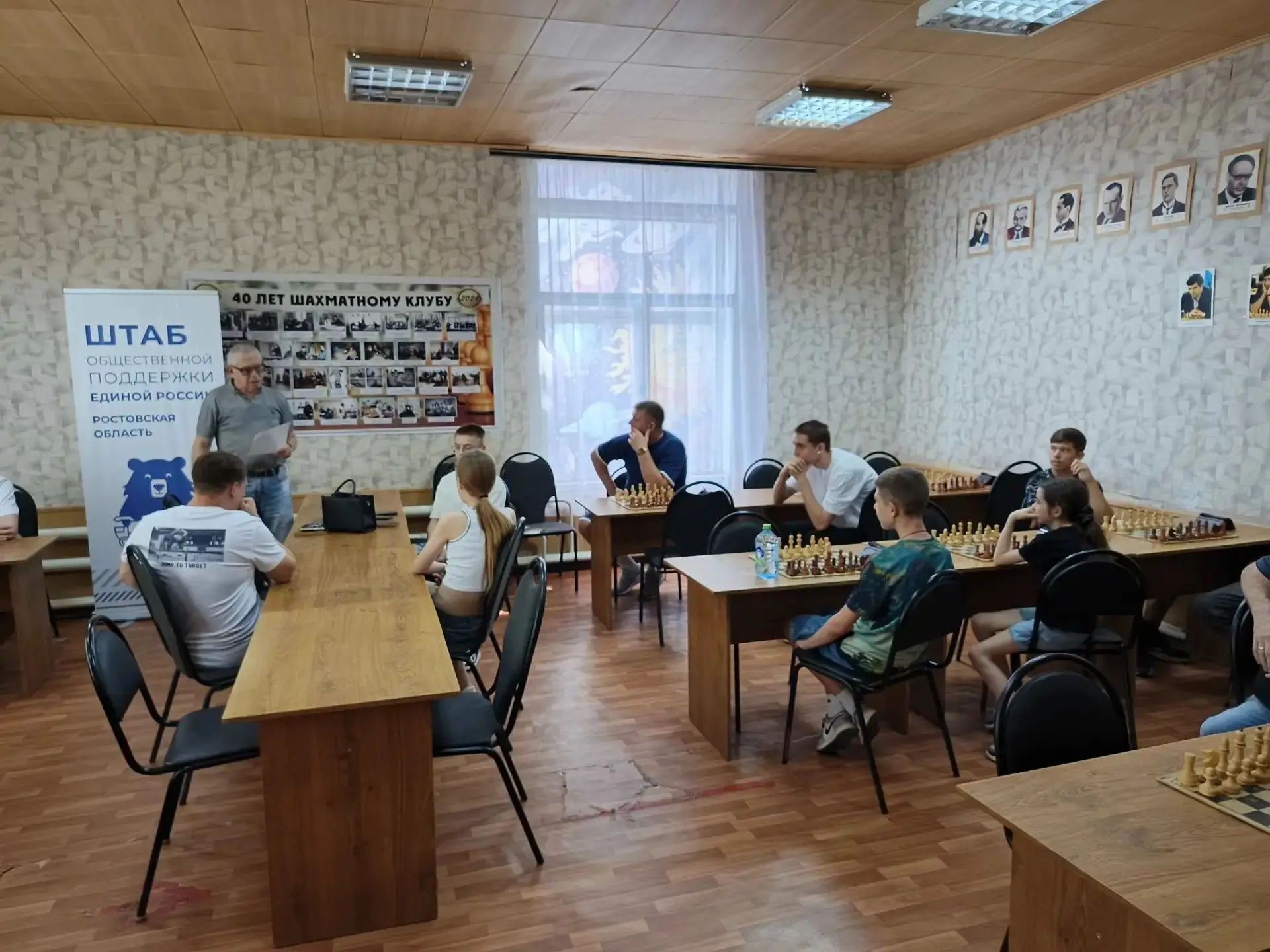 ЧЕМПИОН ГОРОДА ДАНИИЛ ЖУКОВ СТАЛ ПОБЕДИТЕЛЕМ БЛИЦ-ТУРНИРА В ЧЕСТЬ ДНЯ РОССИИ

В шахматном клубе имен