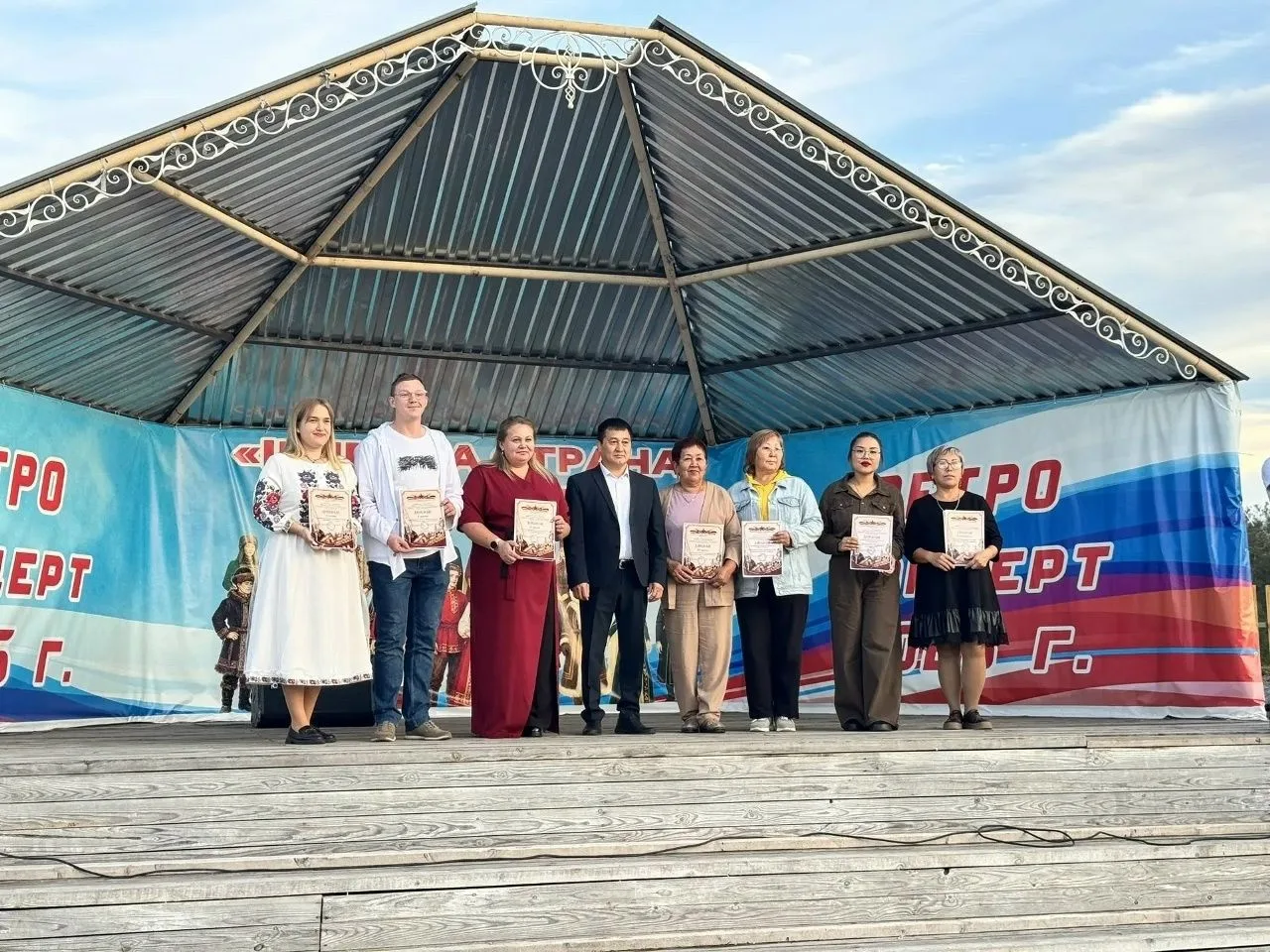 🔥 28 августа на Набережной в Аскизе прогремел Гала-концерт «Широка страна моя родная»....