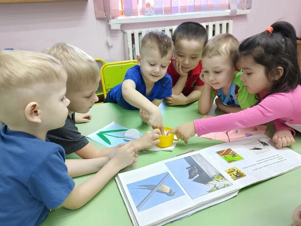 Основой мировосприятия четырёхлетнего ребенка является предметное содержание действител...