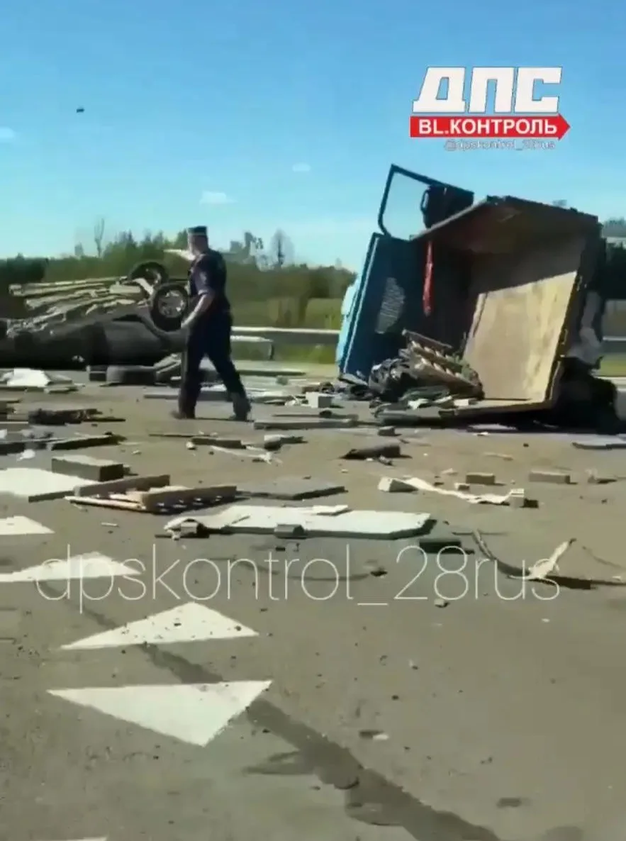 #ЖестьНаДороге

На федеральной трассе в районе Архары разыгралась трагедия: столкнулись легковушка и