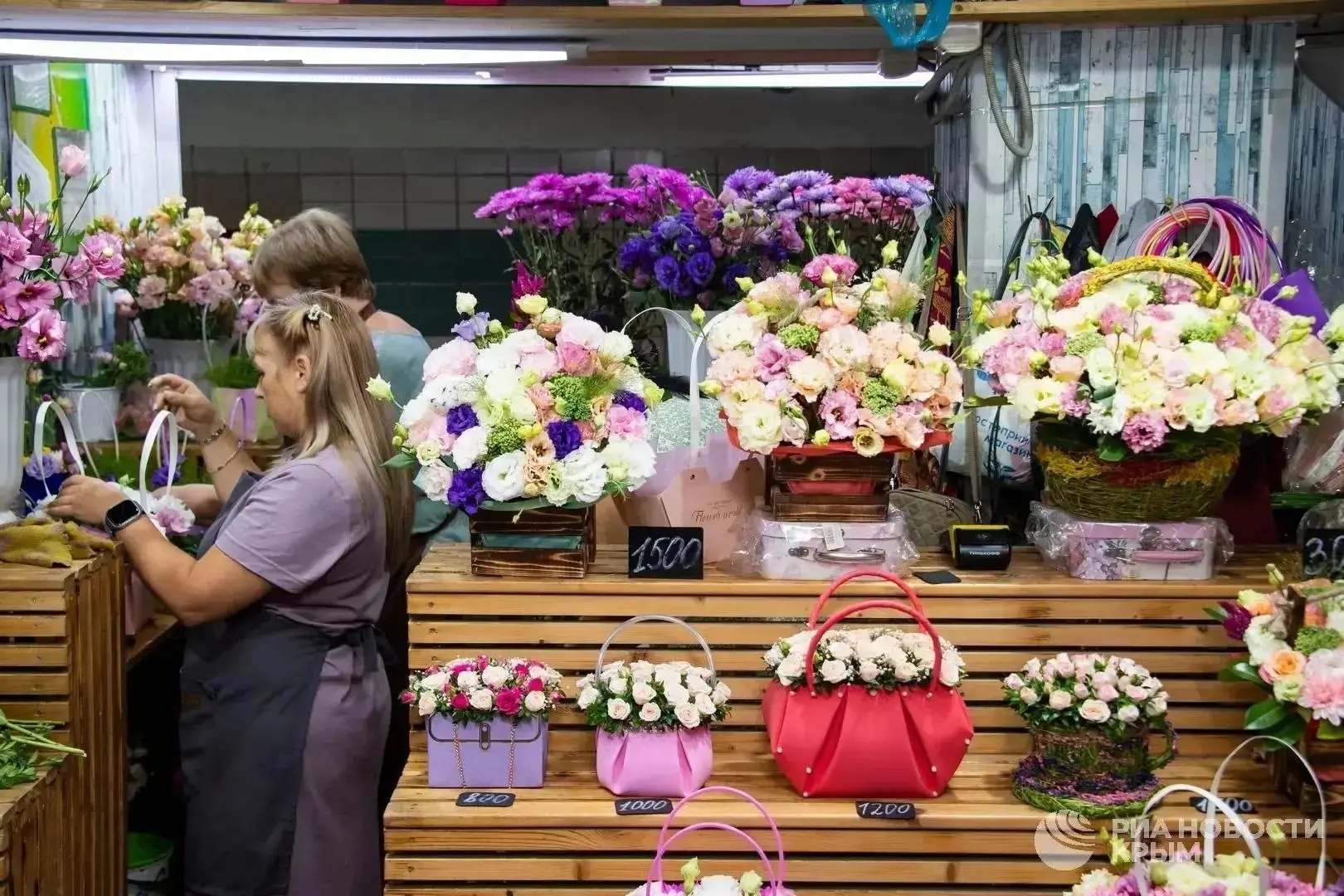 💐 Во сколько крымчанам обойдётся букет на 1 сентября?