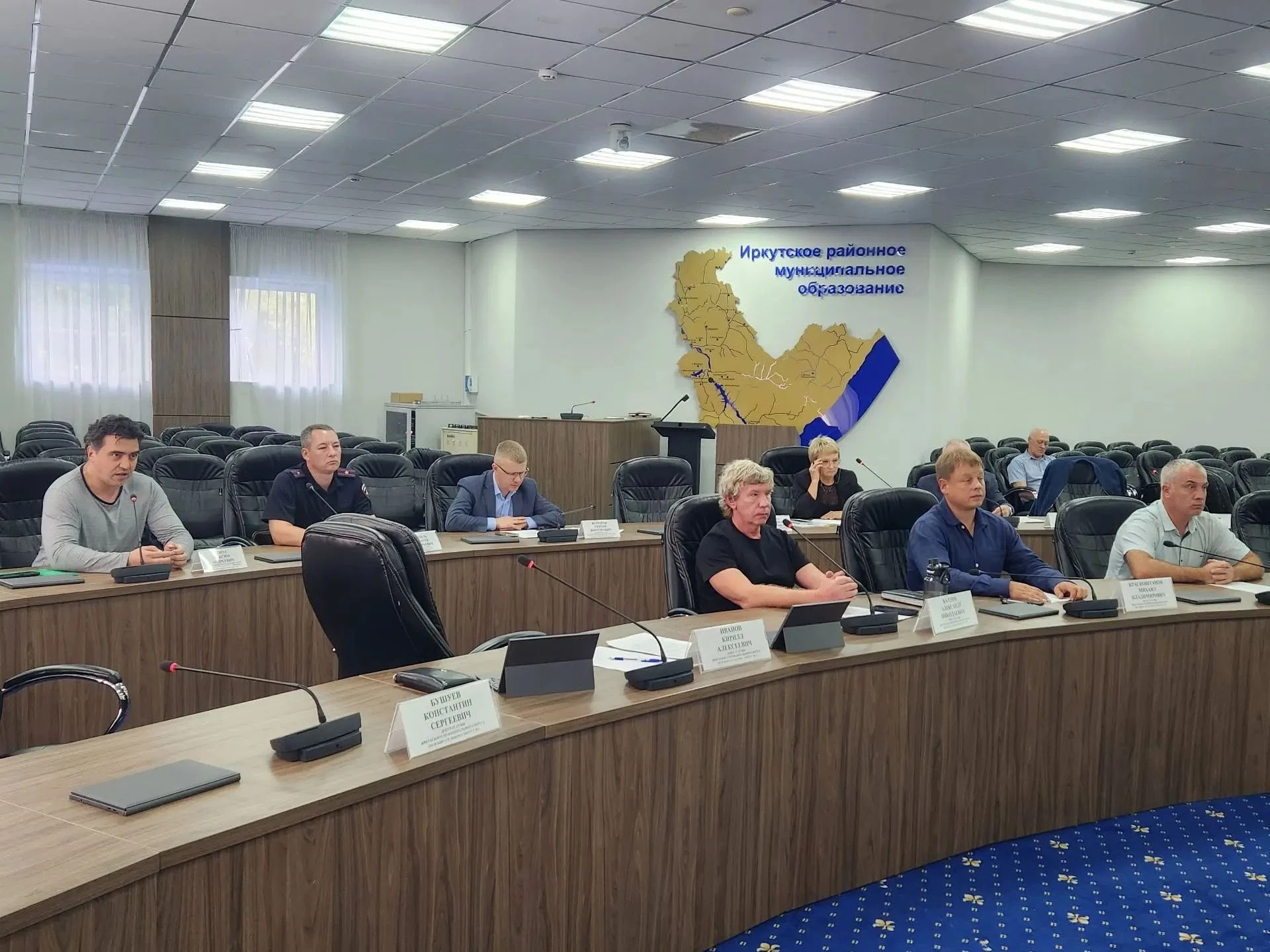 На заседаниях комиссий наиболее обсуждаемые вопросы — развитие спорта и транспортная до...
