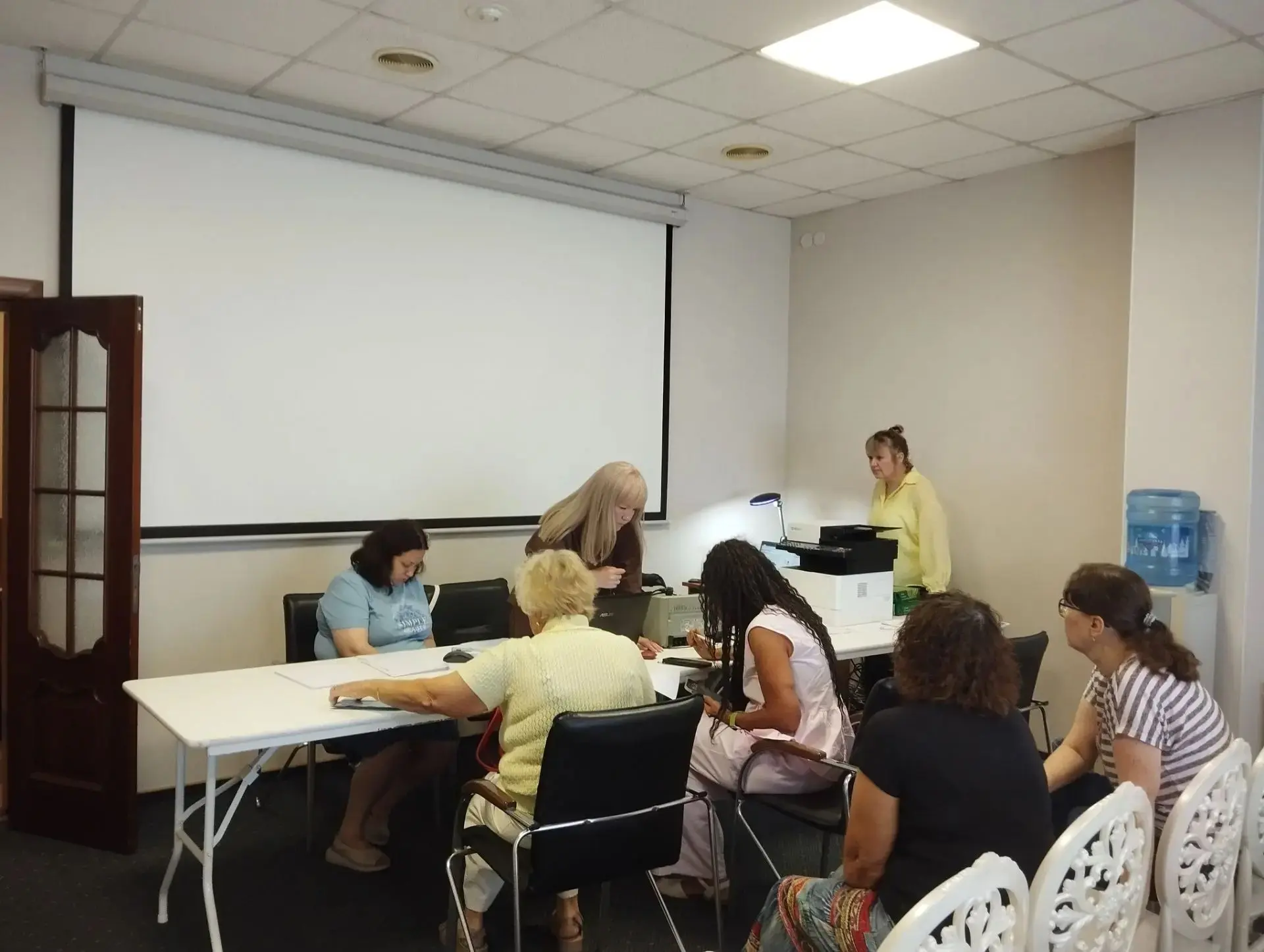 Приём граждан, оказавшихся в зоне подтопления, организован с 15:00 в гостиничном компле...