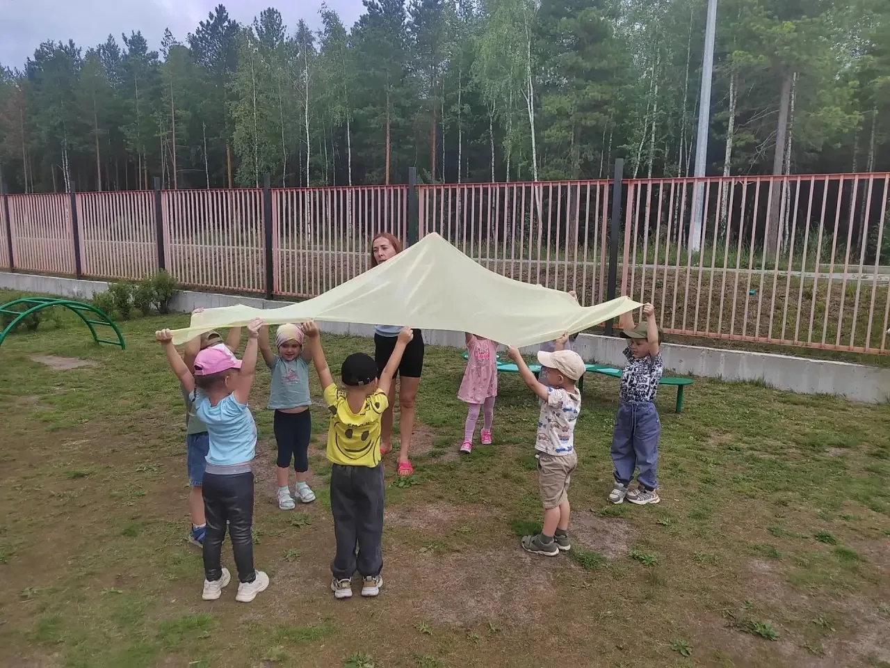 "Солнце, воздух и вода- наши лучшие друзья !"

В детском саду, прошла тематическая неделя  «Солнце, 