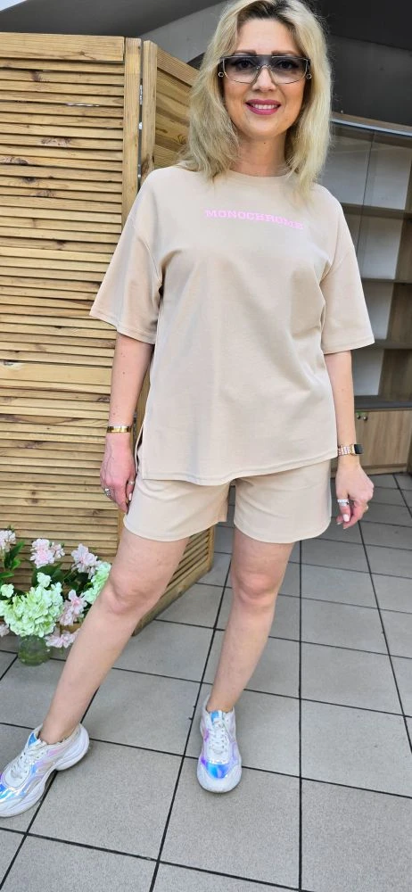 Трикотажный костюм 👕👖

Размеры 44,46,48

Цена 2700р