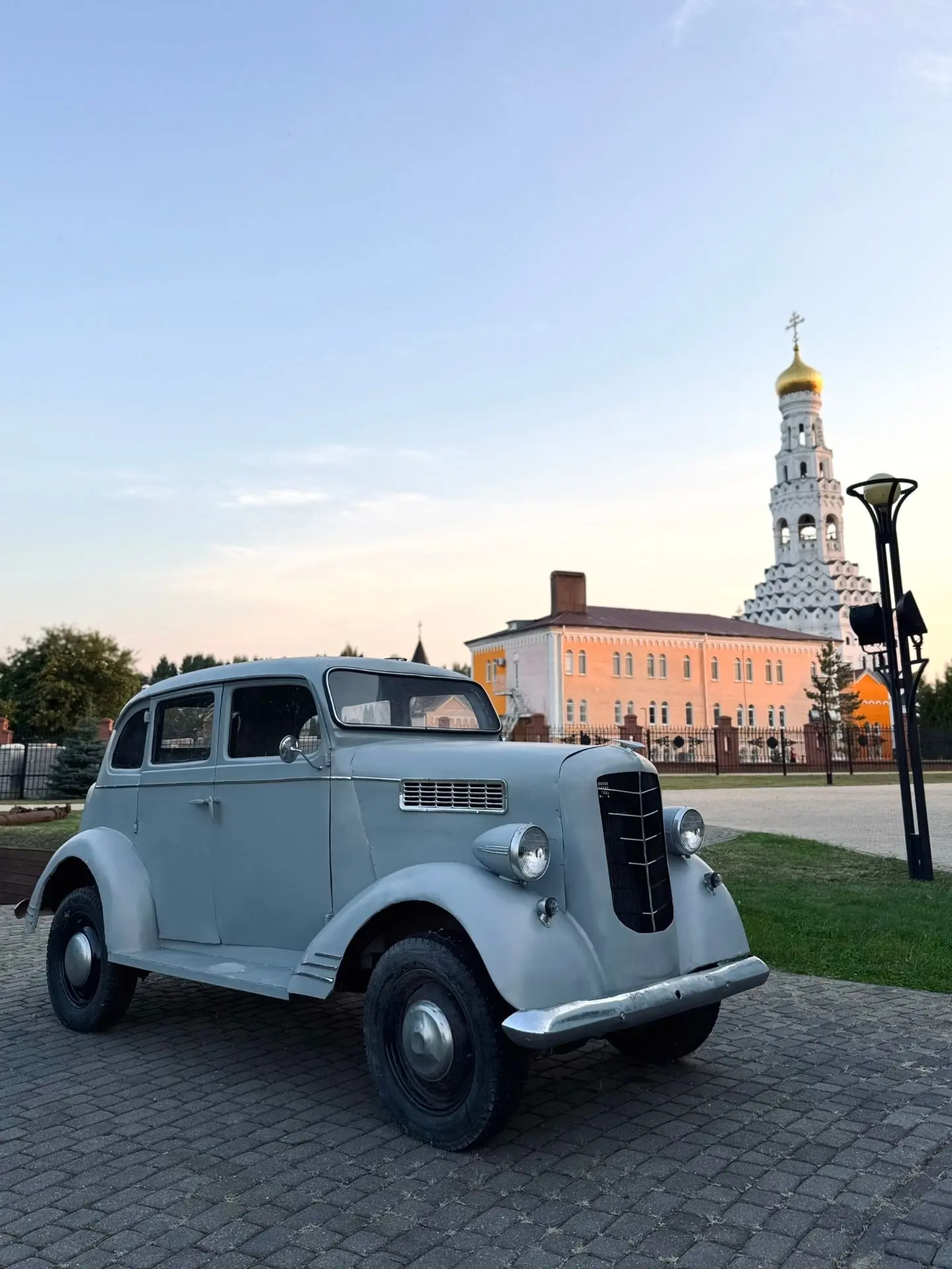 Вернулся в строй: Opel 1939 года снова в нашей уличной экспозиции!