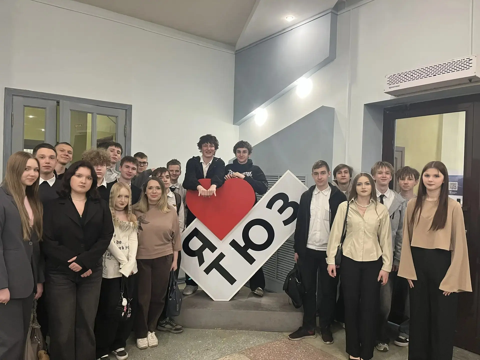 🎭«Отцы и сыновья» в ТЮЗе: премьерный показ посетили студенты первого курса (группы ВЭПХ-251, ВЭПХ-25